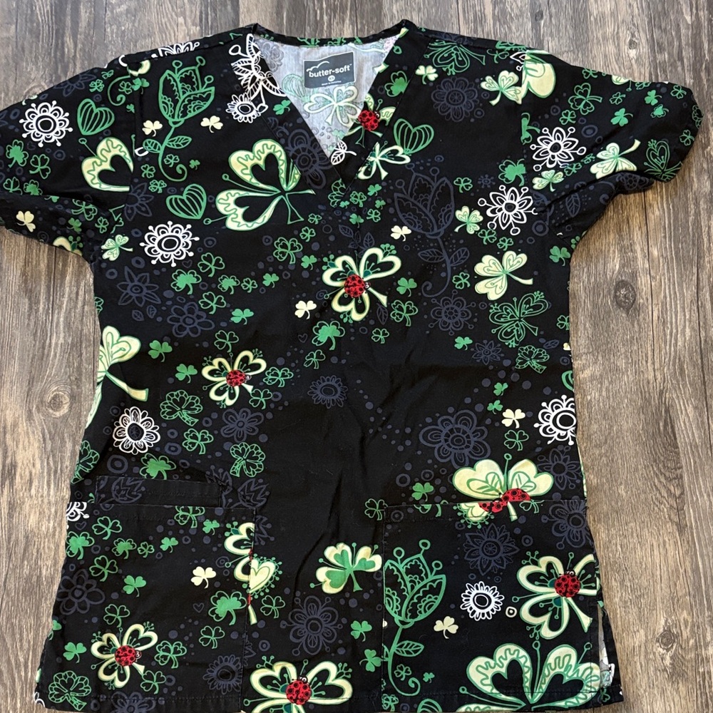 Butter-Soft XS Gray and Green Top